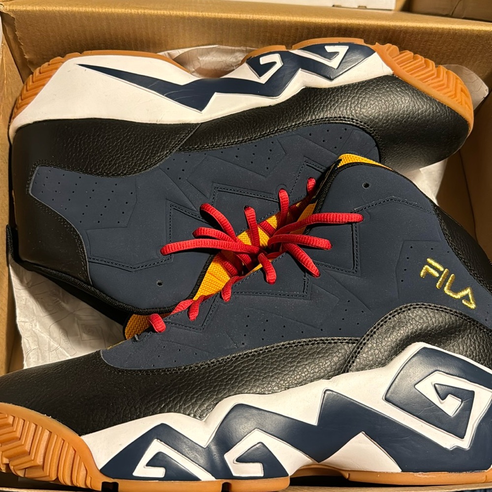 FILA Jamal Mashburn sneakers (Men’s size 16)